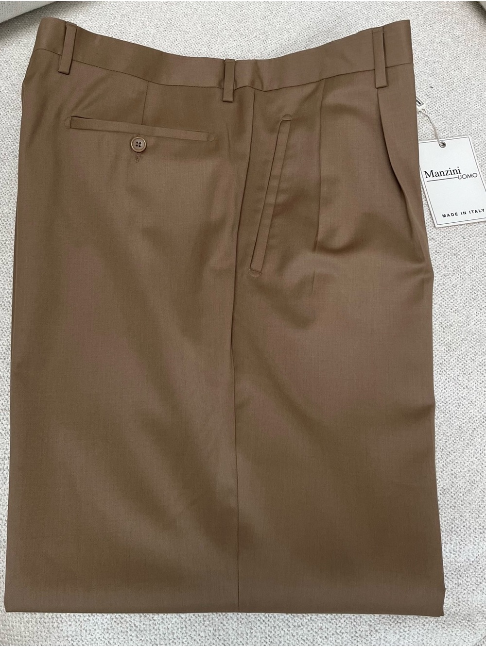 Manzini Dress Pleated Pants Super
140 Fine Wool Made In Italy. Size 40”